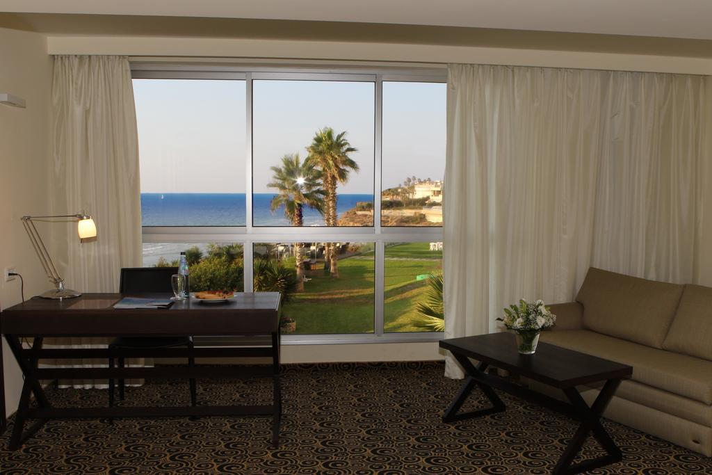 Hod Hasharon Luxury Apartment Herzelia Ресторант снимка