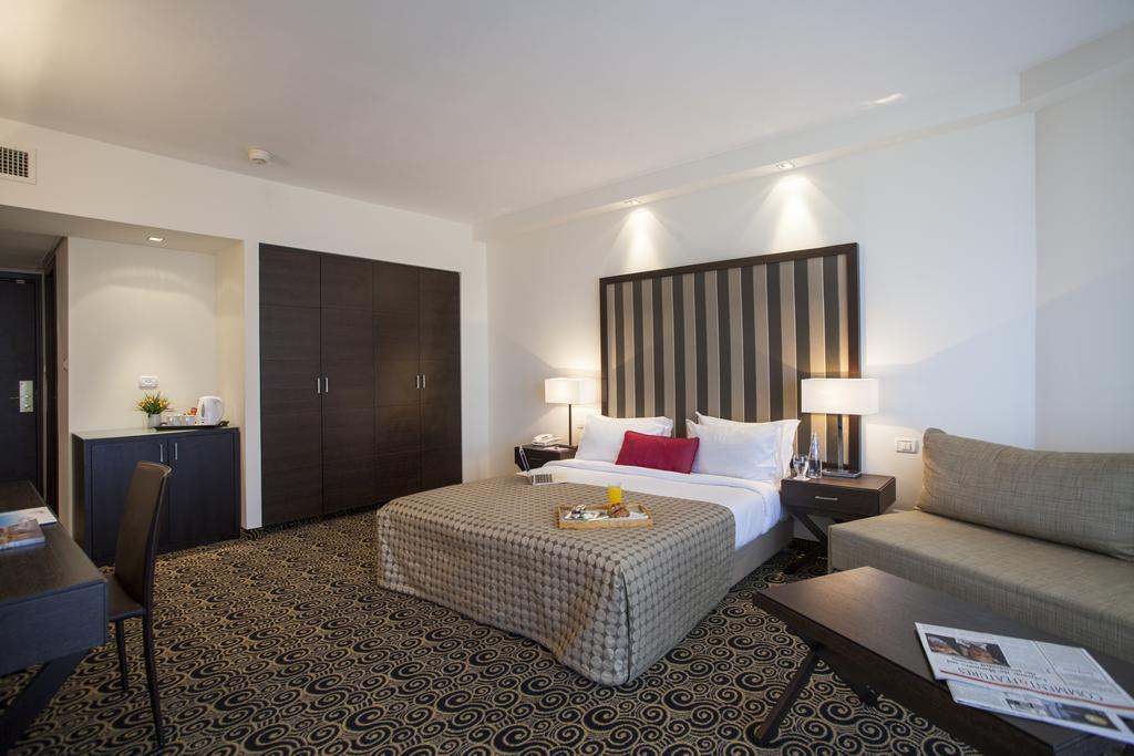 Hod Hasharon Luxury Apartment Herzelia Екстериор снимка