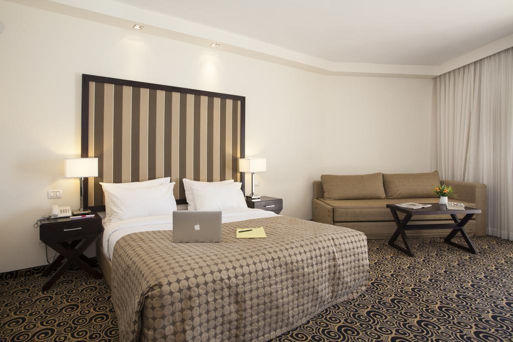 Hod Hasharon Luxury Apartment Herzelia Екстериор снимка