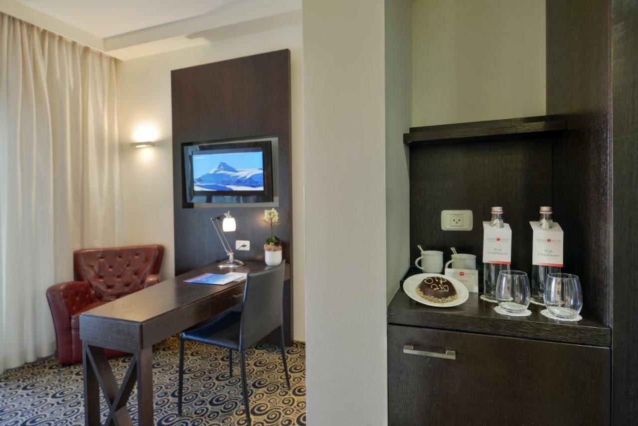 Hod Hasharon Luxury Apartment Herzelia Екстериор снимка
