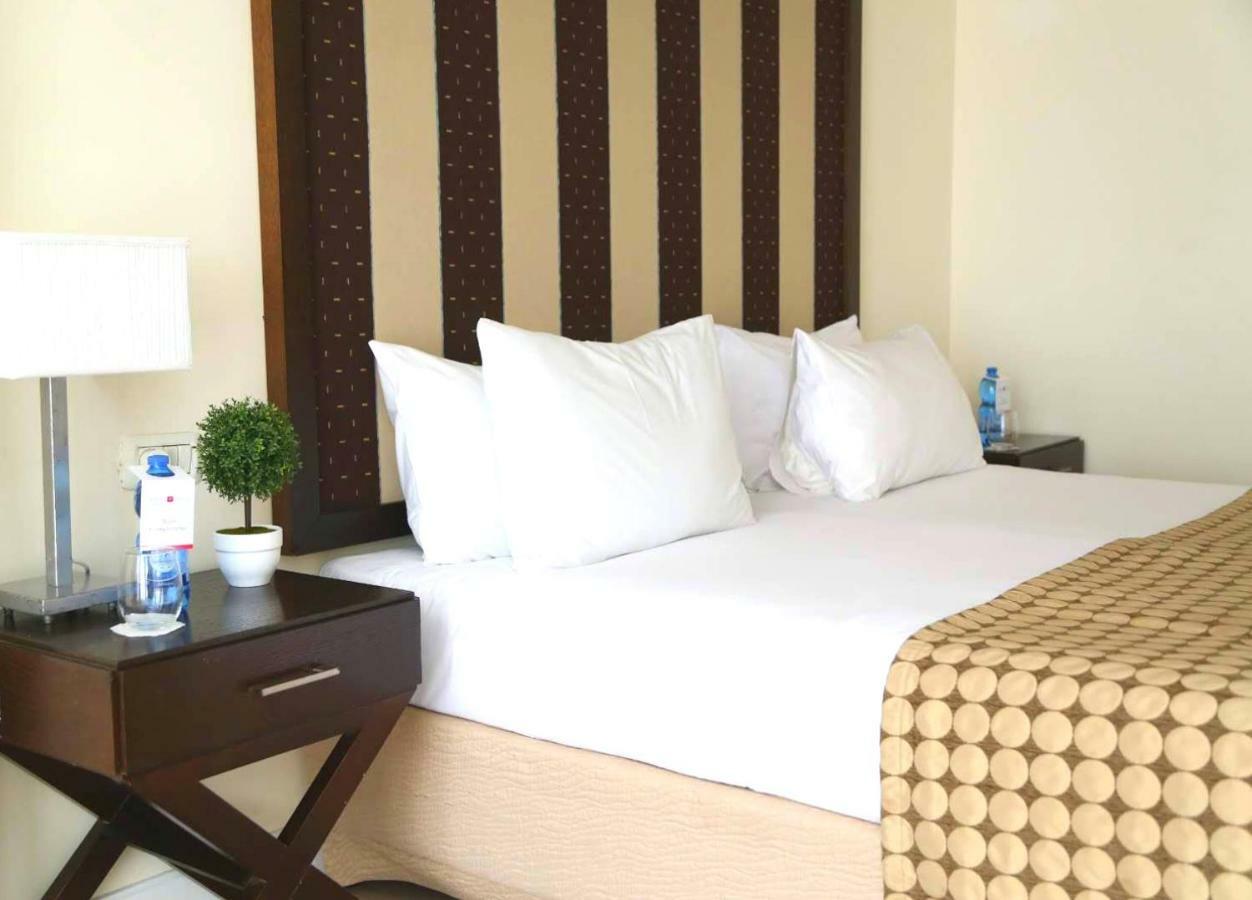 Hod Hasharon Luxury Apartment Herzelia Екстериор снимка